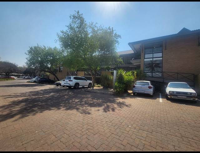 72M² OFFICE TO LET IN VORNA VALLEY
